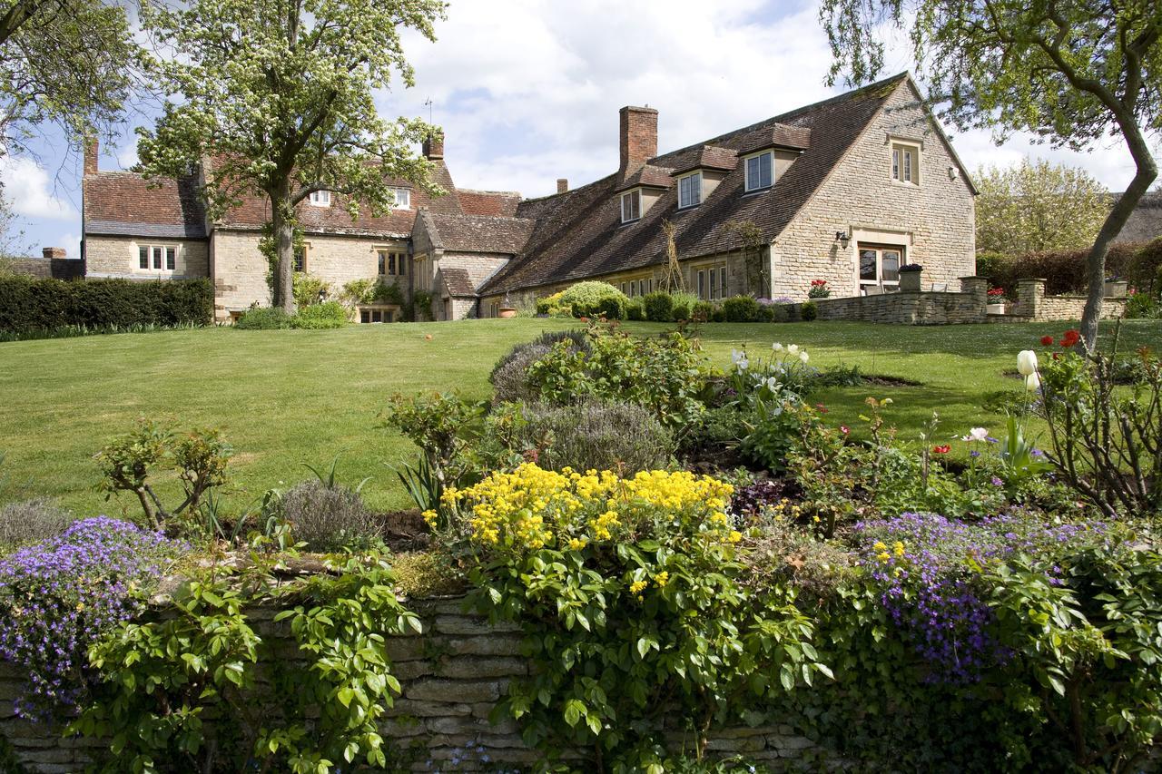 The Old Manor House Bed & Breakfast Halford  Екстериор снимка