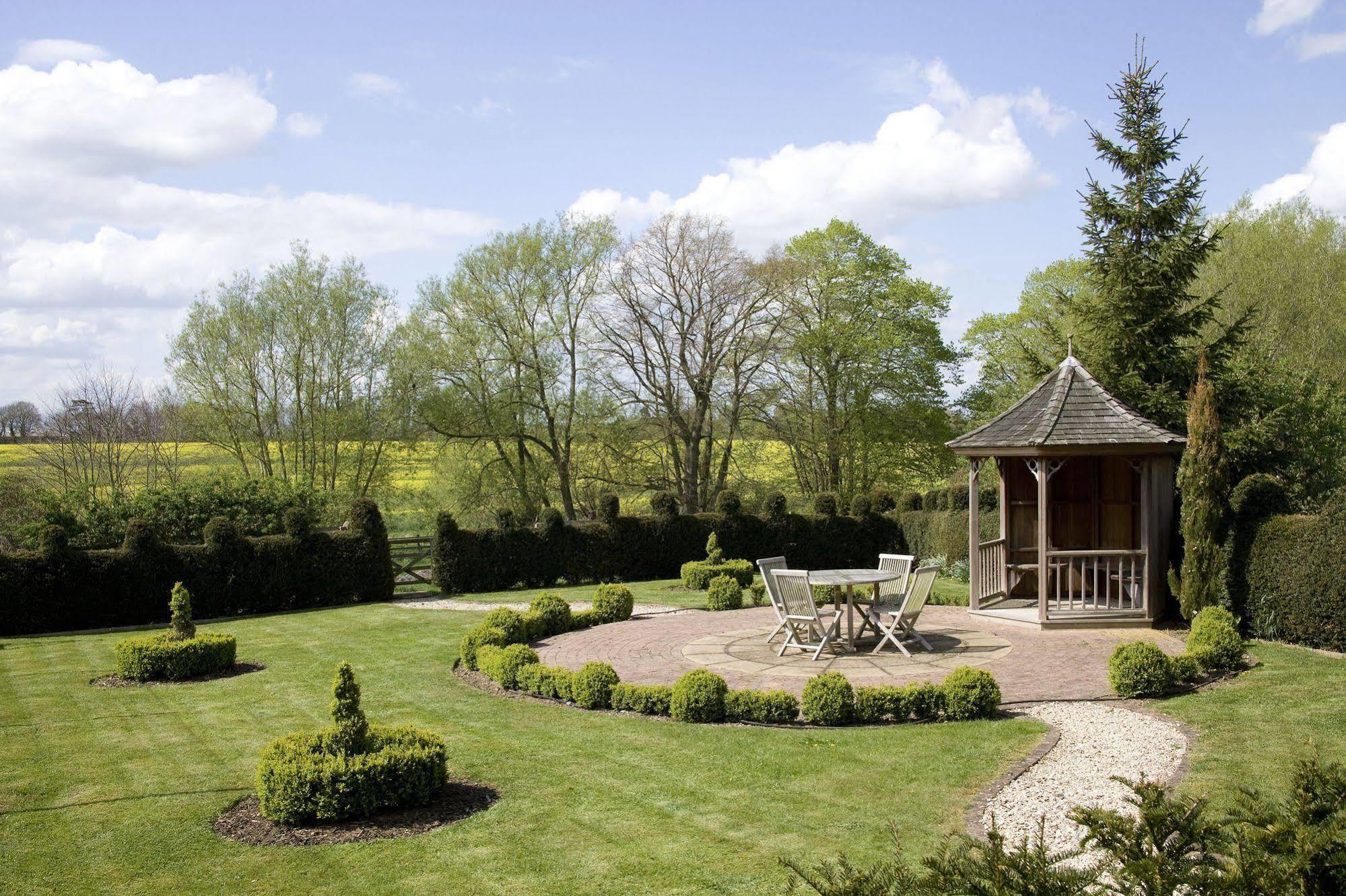 The Old Manor House Bed & Breakfast Halford  Екстериор снимка