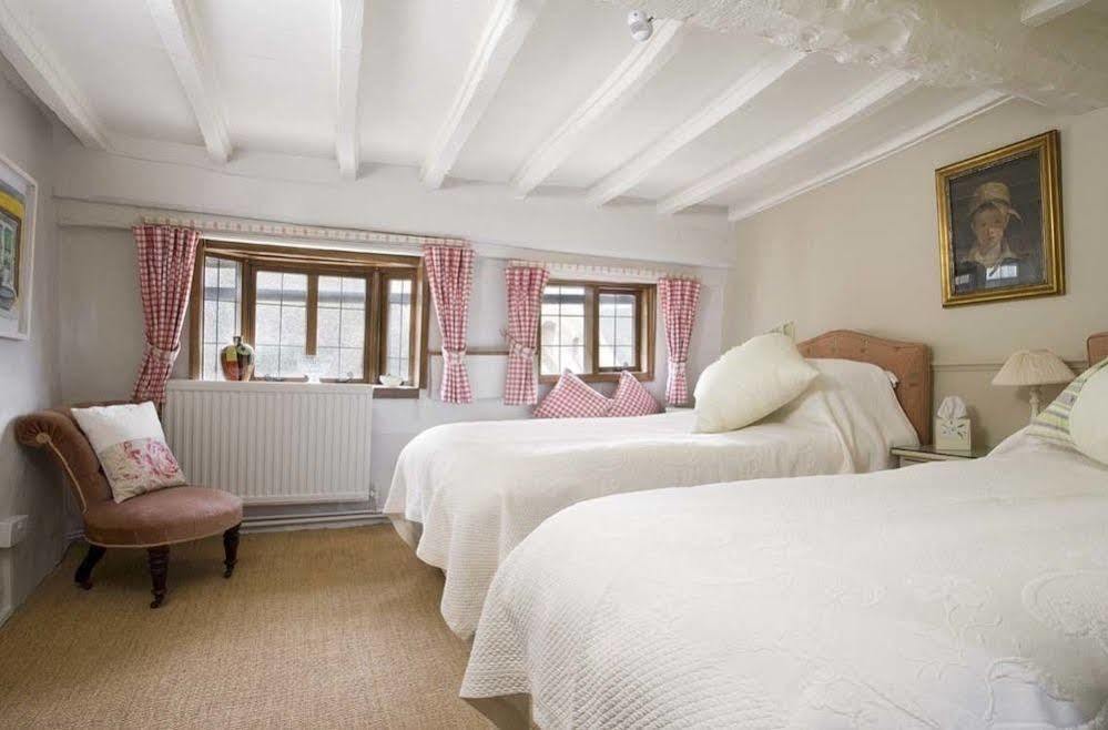 The Old Manor House Bed & Breakfast Halford  Екстериор снимка